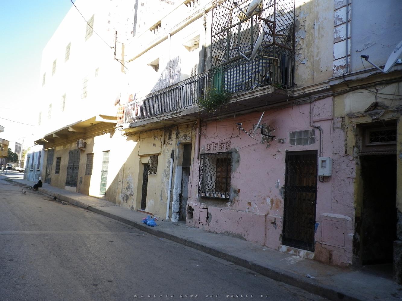 1448 rue docteur pauly vers la place des noiseux.JPG